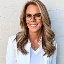 Stacey Allred's Instagram, Twitter & Facebook