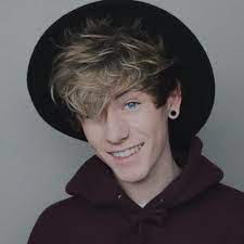 View 8 658 nsfw pictures and enjoy shorthairchicks with the endless random gallery on scrolller.com. 50 Modern Emo Hairstyles For Guys Men Hairstyles World