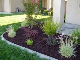 The Pros And Cons Of Using Rubber Mulch For Landscaping Mulch Landscaping Backyard Landscaping Mailbox Landscaping