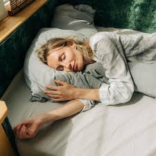 Schlafen bei Hitze: Tipps für erholsame Nächte - [GEO]