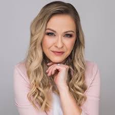 Connie Bratton's Instagram, Twitter & Facebook