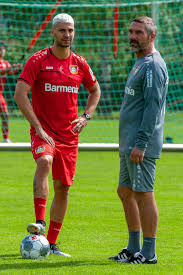 Maes.lnk.to/lesdernierssalopards prod aleksandar dragovic skills, goals , assist. Bayer 04 Leverkusen Aleksandar Dragovic Spendiert Sonderlob Fur Werkself