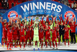 Beim supercup 2021 treffen borussia dortmund und bayern münchen aufeinander. Fc Bayern Munchen Holt Supercup Und Feiert Mit Fans Trotz Corona
