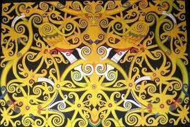 Larissa bersama sang nenek yang merupakan wanita suku dayak kenyah. Batik Kalimantan Tengah Seni Gambar Ukiran Lukisan