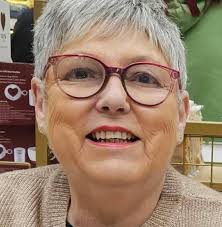 Does any body remember the shop in boxley Rd run by Mr and Mrs Philps vie  and Dorothy worked there to