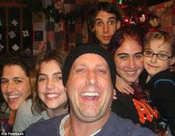 Occupy mom wins $85,000 in divorce from banker husband