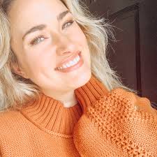 Jaclyn Steele's Instagram, Twitter & Facebook