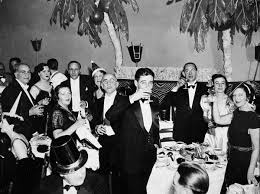 11 Timeless Lessons From Fabulous New Year S Eve Celebrations Of The Past New Year S Eve Celebrations New Years Eve Party New Years Eve