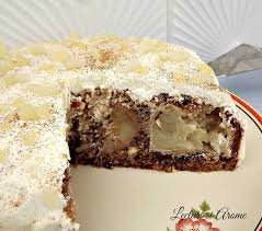 Nici bunica nu le calea si iesea o prajitura grozav de gustoasa. Tort Cu Mere Intregi Caramelizate Nuci Si Migdale