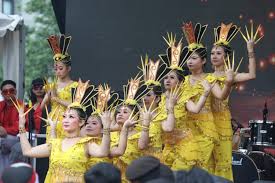 We did not find results for: Tari Seribu Tangan Hingga Tarian Nusantara Pukau Pengunjung