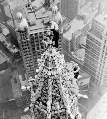 Workers On Top Of Woolworth Building New York 1920s Vintage Images Photo Pictures