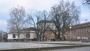 Die immobiliendatenbank speichert zu kleines haus stuttgart wohnungen, häuser, gewerbe und gründstücke. Datei Stuttgart Staatstheater Kleines Haus Jpg Wikipedia