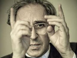 Franco battiato è nato il 23/03/1945 a jonia (catania). Pn7dmdbezaceim