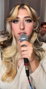 Debra Rutt's Instagram, Twitter & Facebook