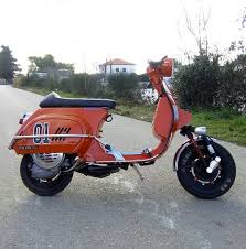 Pin By Simon Kaminsky On Garage Vespa Scooters Vespa Smallframe E Scooter