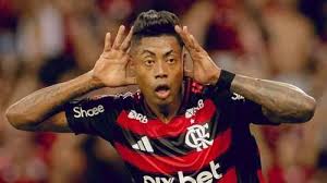 Torcida do Flamengo faz campanha pela saída de ídolo do time