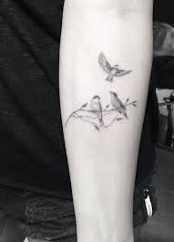 Female Bird Tattoos On Arm Pin By Masterminding On Tattoos Bird Tattoos For Women Bird Tattoos Arm Tiny Bird Tattoos