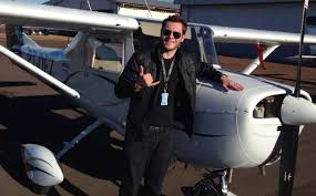 Tardo menos de 30 minutos en metro en llegar al centro. Pai Filha E Piloto Morrem Em Queda De Aviao No Parana