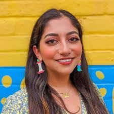 Sarah Syed's Instagram, Twitter & Facebook