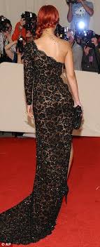 Newly Slim Beyonce And Daring Racy In Lace Rihanna Turn Heads In Their Dramatic Gowns At Met Gala Black Lace Gown Fashion Beautiful Dresses