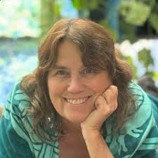 Debra Lach's Instagram, Twitter & Facebook