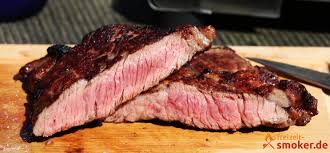 This technique requires good kitchen ventilation. Dry Aged Ribeye Steak Vom Oberhitzegrill Freizeit Smoker De