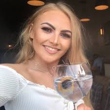 Amber Cropper's Instagram, Twitter & Facebook