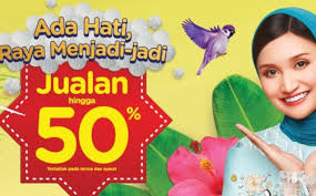 Iklan tu bila tengok tak berkelip sampai habis dan kemudian rasa macam nak tengok lagi. Hebatnya Tawaran Watsons Dah Lah Ada Diskaun Raya Beraya Dengan Ayda Jebat Pun Dapat Gempak
