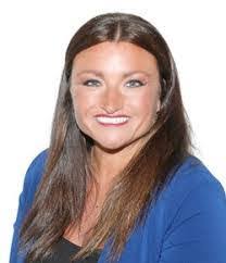 Beth Parra's Instagram, Twitter & Facebook