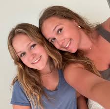 Hey!! My name is Ellie Maxwell. I'm from Nashville, Tennessee and I'm  committed to UChicago for volleyball! I'm not sure yet but I think I want  to major in some type of