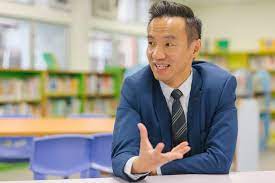 德信學校(tak sun school)是一所:資助全日小學,男學校,電話:23673446,傳真:23661589,校長是:郭超群先生,校監／校管會主席是陳永健先生,地址:九龍柯士甸道103號,德信學校的基本資料、教師資料、學校收費、學校特色、其他資料,小一收生, 小一入學, 小學派位, 叩門位, 升小, 排名, 升中, 校風, 校長, 校服, 校網, 交通, 地址,德信學校的影片 å¾·ä¿¡å­¸æ ¡æ ¡é•·éƒ­è¶…ç¾¤çªè¢«åœè·å³æ—¥èµ·ä¼'å‡æ ¡æ–¹ æœªèƒ½å±¥è¡Œè·å‹™ é¦™æ¸¯01 ç¤¾æœƒæ–°èž
