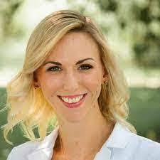 Denise Rowlett's Instagram, Twitter & Facebook