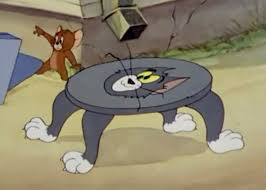 A tom és jerry (eredeti cím: Igy Festene Tom A Balesetei Utan Ha Agyagszoborbol Lenne