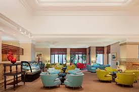 Người trong khách sạn được thông báo ở yên tại chỗ, không ra ngoài. Khach Sáº¡n Sheraton Dulich24