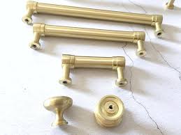 Shop from cabinet & drawer pulls, like the the celeste bar pull cabinet handle brushed nickel stainless steel or the square cabinet pull style 8864, while discovering new home products and designs. 2 3 325 35 375 4 425 45 3 1 2 55 6 7 8 Etsy In 2021 Dressoir Handgrepen Keuken Handgrepen Bijkeuken