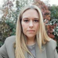 Dúnia Domingo email address & phone number