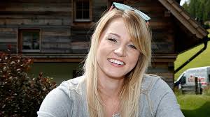 Melissa naschenweng, 30 jahre jung, aufgewachsen im kärntner lesachtal und seit zwei jahren mehr als nur eine senkrechtstarterin im musikmarkt. Melissa Naschenweng Macht Ihren Neuen Song Zum Lebensmotto