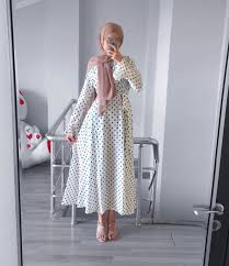 En Guzeli الأجمل On Instagram اناقه المحجبات حبيت الفساتين ناعمه وانييقه الفستان الاول من موقع شي ان كود الخصم Elbiseler Elbise Giyim
