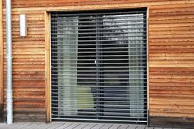 Er soll alltägliche handlungen im haushalt erlernen. Fenster Mit Jalousie Im Zwischenraum Diese Kosten Fallen An