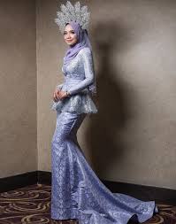 Dark blue songket wedding costumes muslimah wedding blue. 10 Baju Kahwin Selebriti Mana Paling Meletop Kaki Kecoh