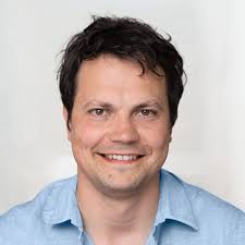 Learn about the Mentors helping entrepreneurs in our program