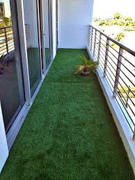 kunstrasen fur balkon terrasse oder garten tolle beispiele small balcony design diy backyard patio balcony decor