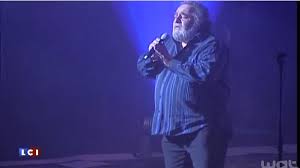 Get recommendations for other artists richard anthony, de son vrai nom richard btesh, est un chanteur français, né le 13 janvier 1938 au caire (égypte). Mort Richard Anthony Hommage Au Chanteur Des Yeyes Nouveautes Tele Com