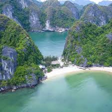 As a geological extension of halong bay, lan ha bay is equally as beautiful although it is less visited, less inhabited and therefore has the extra appeal of being a more peaceful place. 3 Days On Oasis Party Cruise And Freedom Island Kevin S Travel Hanoi