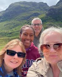 From the US to the UK! 🌍✈️ Our international field trip has taken USPA  Elite students from the buzzing streets of London to the medieval charm of  York and the historic beauty