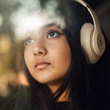 On monday night, melbourne youngster, janaki easwar, 12, sent shockwaves through the competition when she performed a stirring rendition of 'lovely' by billie eilish. Janaki Easwar Youtube