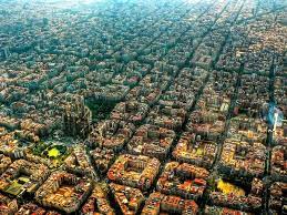 Statt einem blick von oben, gibt es diesmal fotos „von unten … noch mehr bilder und unser video von barcelona findest du im beitrag „barcelona bewegt: 16 Weltstadte Von Oben Schone Orte Barcelona Stadt Luftfotografie