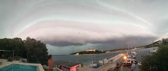 Noodweer is een noodzakelijke gerechtvaardigde verdediging waarbij een strafbaar feit wordt gepleegd ter zelfbescherming of verdediging van een ander. Buienradar Nl Actuele Neerslag Weerbericht Weersverwachting Sneeuwradar En Satellietbeelden