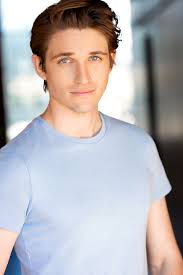 Matthew Sanderson's Instagram, Twitter & Facebook