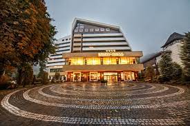 La hotel anda , va puteti petrece seri in crama hotelului unde puteti degusta mancaruri traditionale romanesti. Hotel Hotel International Sinaia Sinaia Trivago De